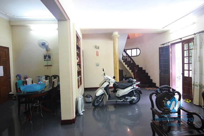 Garden house with 4 bedrooms for rent in Tay Ho area 